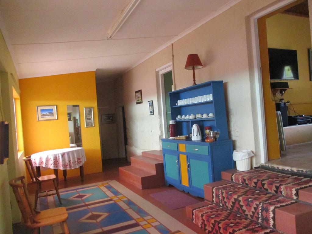 Van Rhyn Guest House Vanrhynsdorp Exteriör bild
