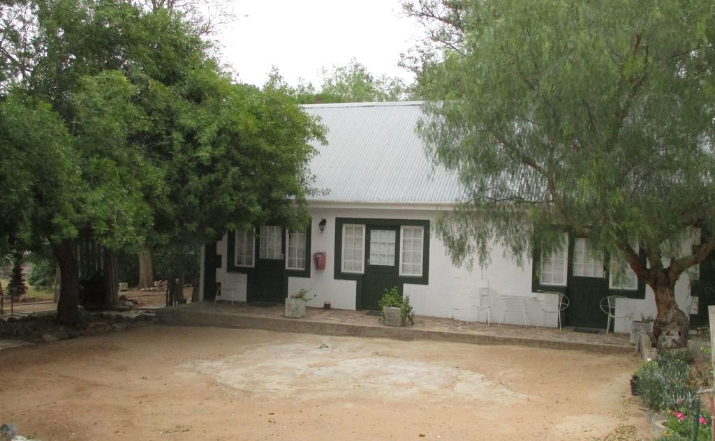 Van Rhyn Guest House Vanrhynsdorp Exteriör bild