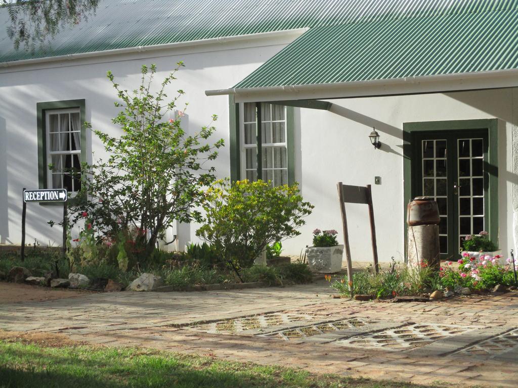 Van Rhyn Guest House Vanrhynsdorp Exteriör bild